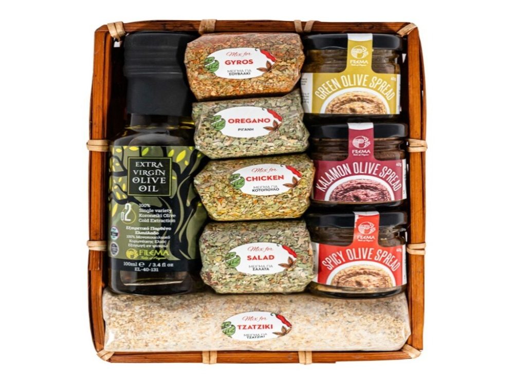 Gift Set in a basket with 5 spices, oil 100ml & 3 jars of olive paste